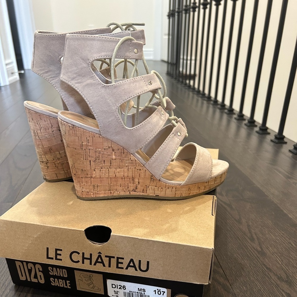 LeChateau wedges